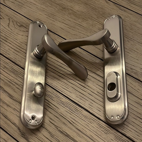 Elegant Silver Door Handle Set - Picture 1 of 5